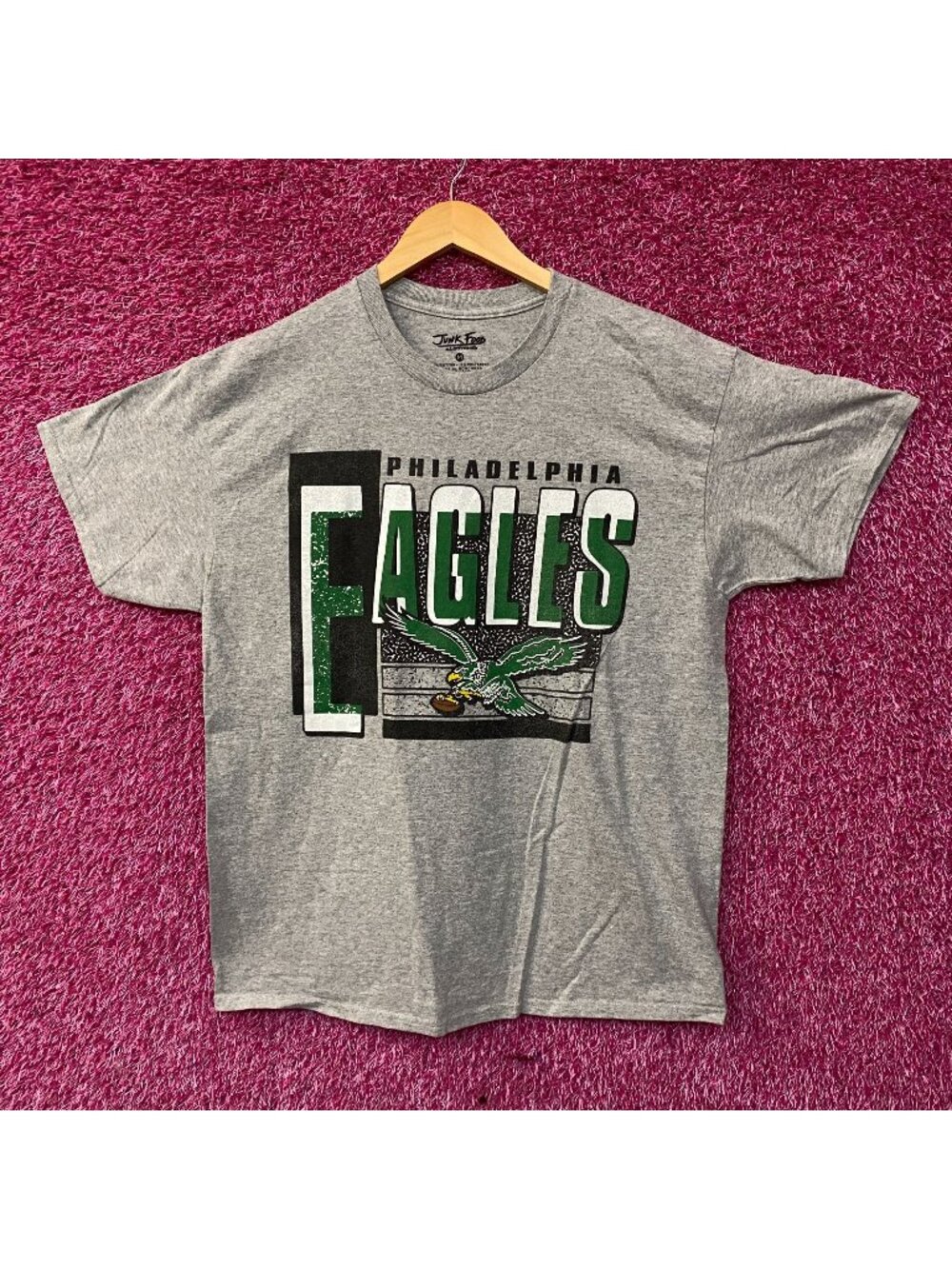 NFL Junk Food Philadelphia Eagles Gray Tshirt size Medium